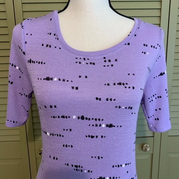 Asymmetrical Knit Tee in Lavender - Picture 11 of 14